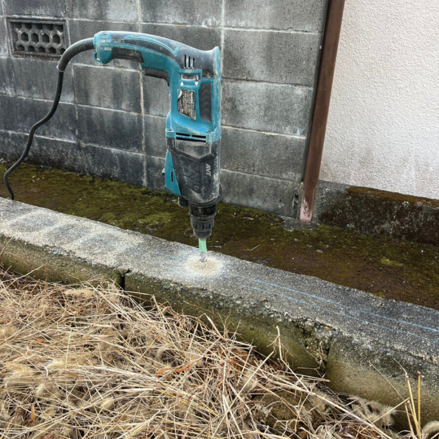 アンカー穴あけ