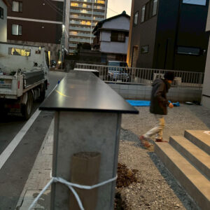 滋賀県大津市の新築外構、門塀の汚れ防止とデザイン性を高めるLIXILの笠木設置。